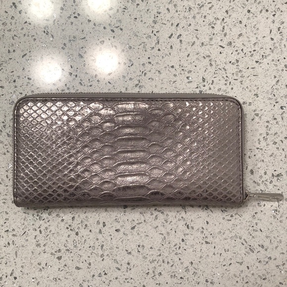 Silver Michael Kors Wallet - Picture 2 of 5